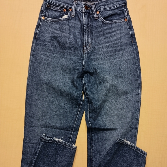 Madewell The Mom Jeans in Downy Wash Size 25 - Picture 10 of 12
